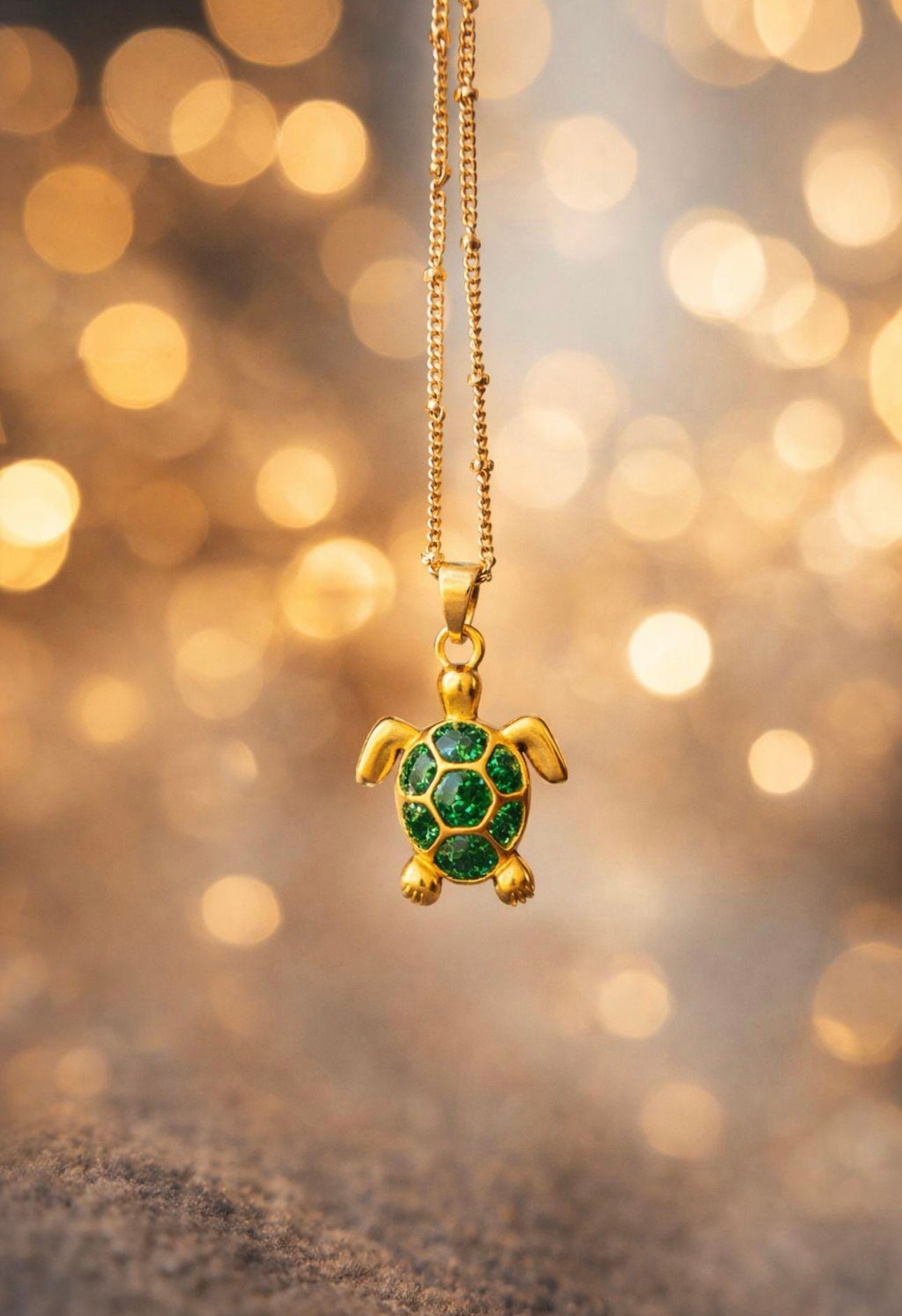 Collana Tartaruga Oro con Pietre Blu•Verde•Bianco – Gioiello Portafortuna Elegante