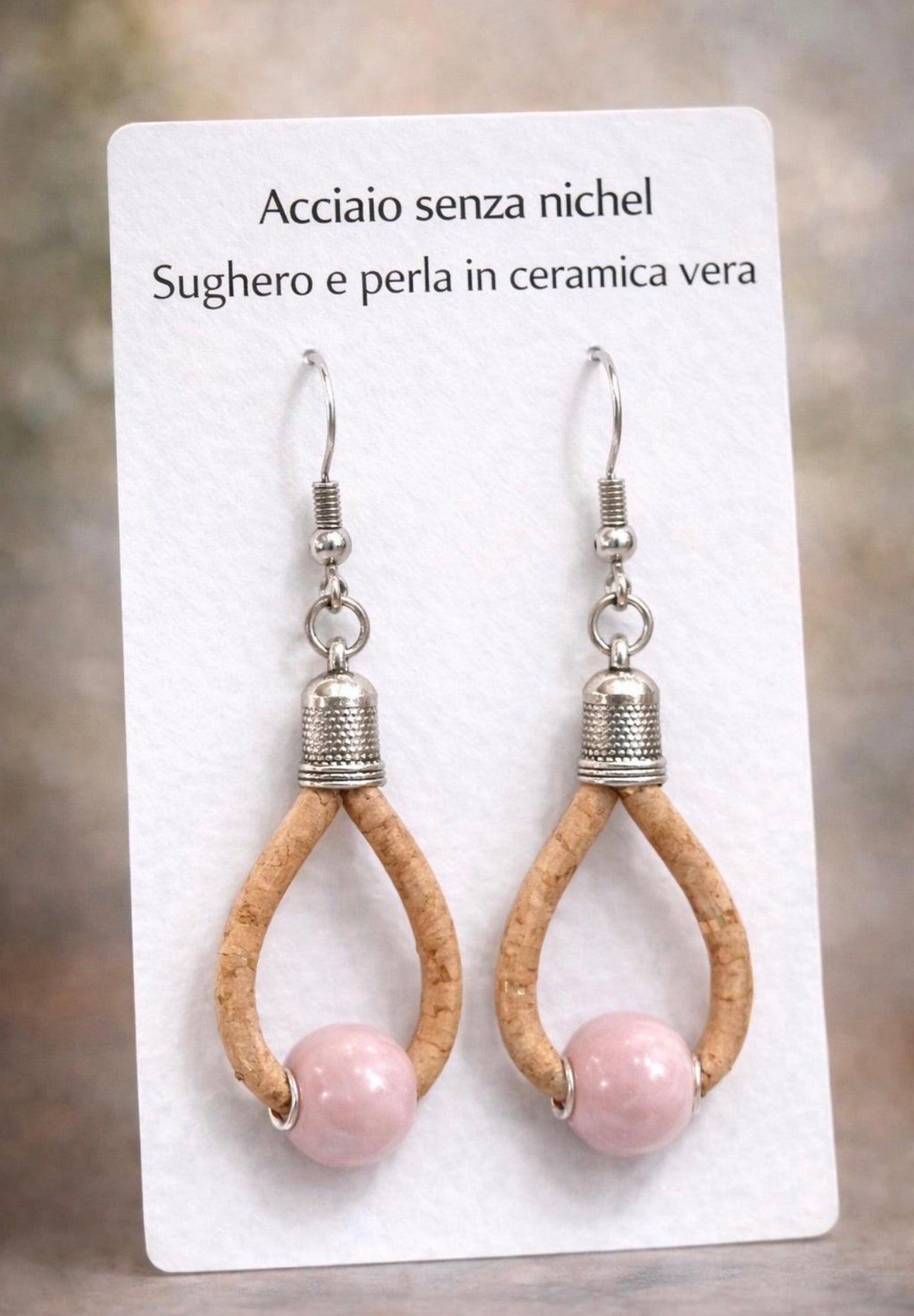 Orecchini in Sughero e Ceramica Rosa,Pendenti Eco-Friendly Leggeri, Gioielli Naturali Artigianali, Regalo Donna Sostenibile Made in Italy