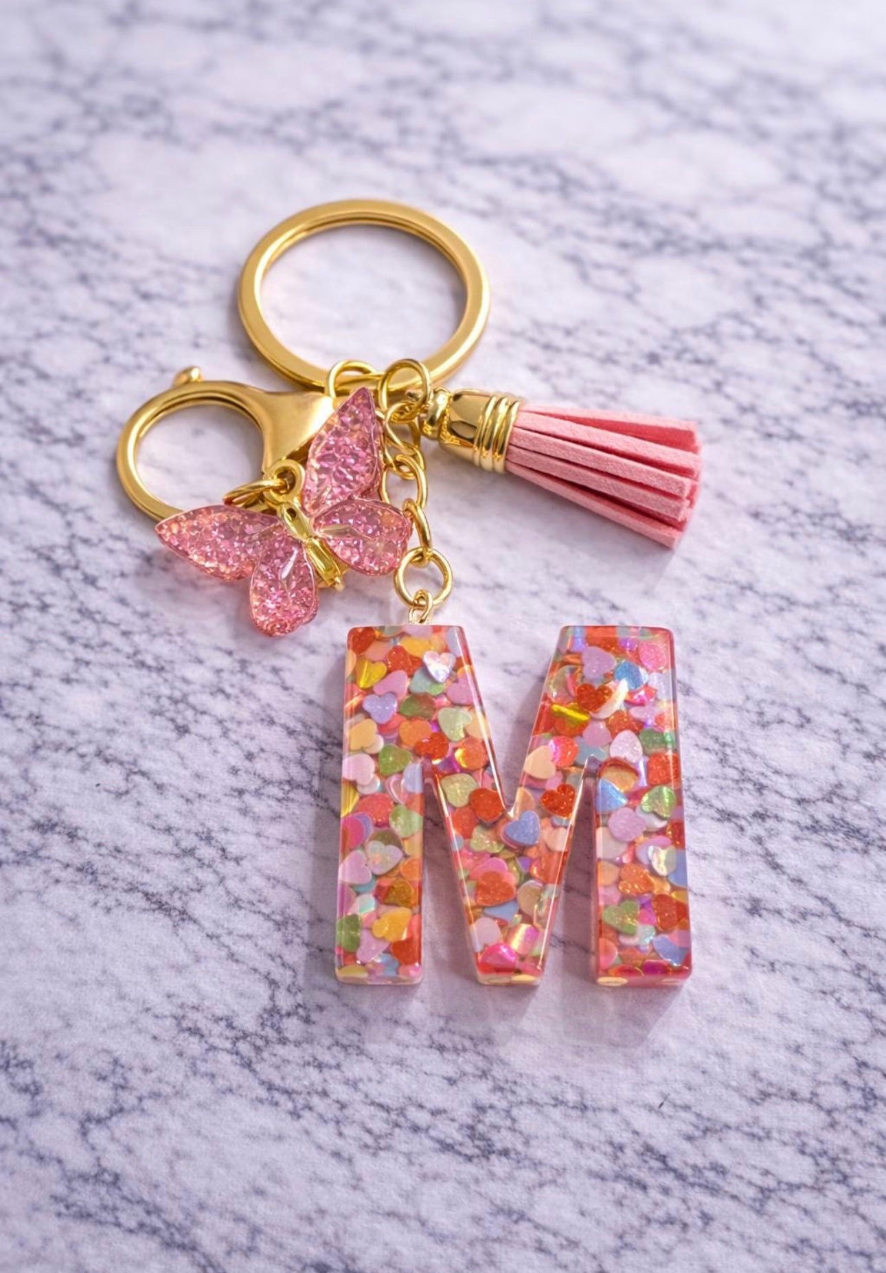 Portachiavi Lettera Iniziale Personalizzata in Resina con Cuoricini colorati - Regalo Unico per Lei,Amica,Compleanno - Accessorio Borsa