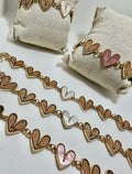 Bracciale donna con cuori in sughero e resina bianca – gioiello naturale