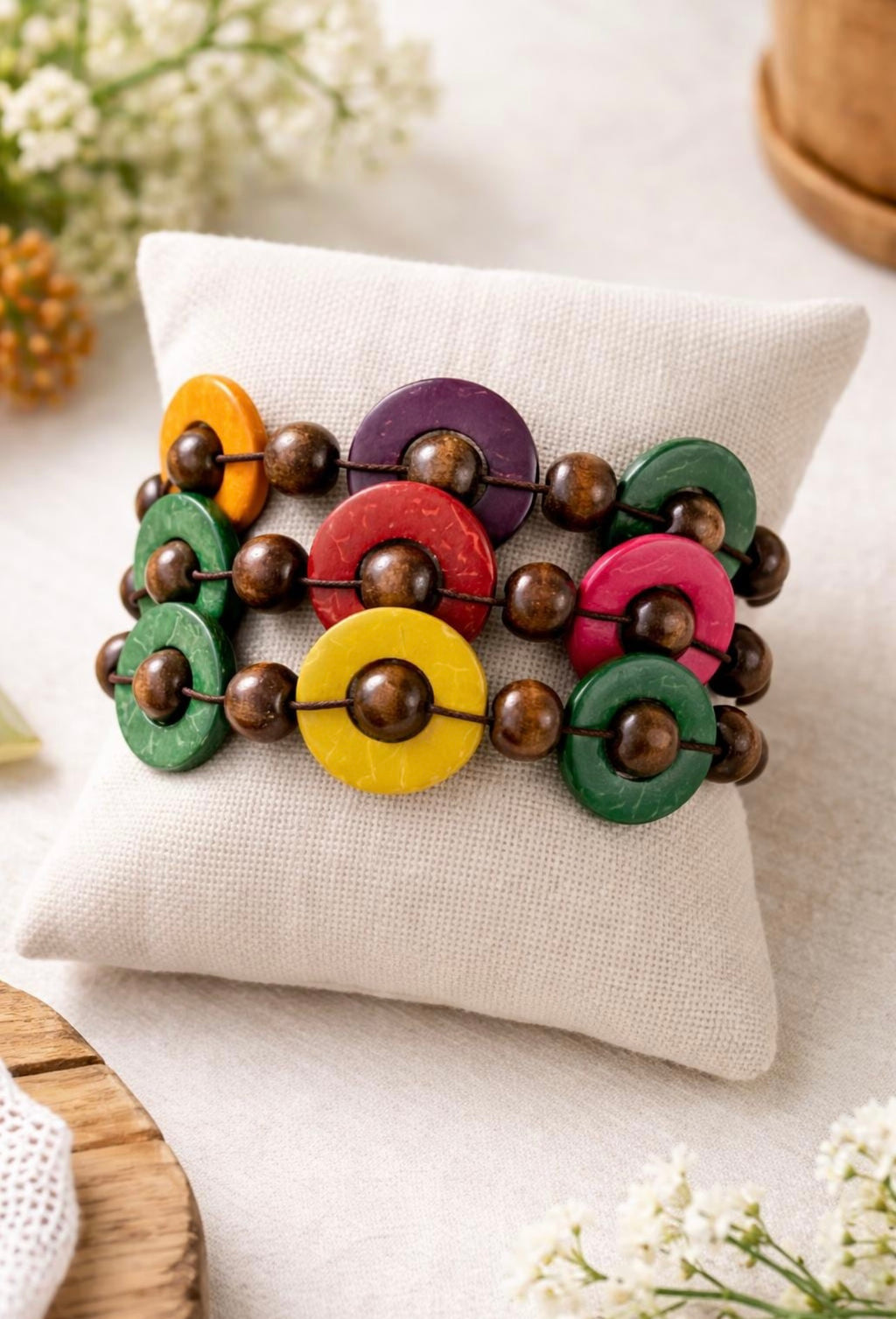 Bracciale Donna in Noce di Cocco Colorato, Gioiello Artigianale Ecosostenibile, Bracciale Boho Chic Multistrato, Regalo Naturale per Lei